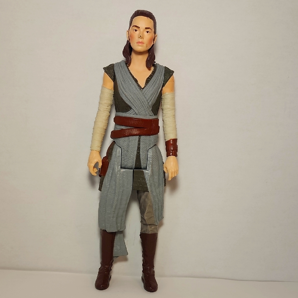 Star Wars  Hasbro Action Figure The Last Jedi 11-inch Rey .